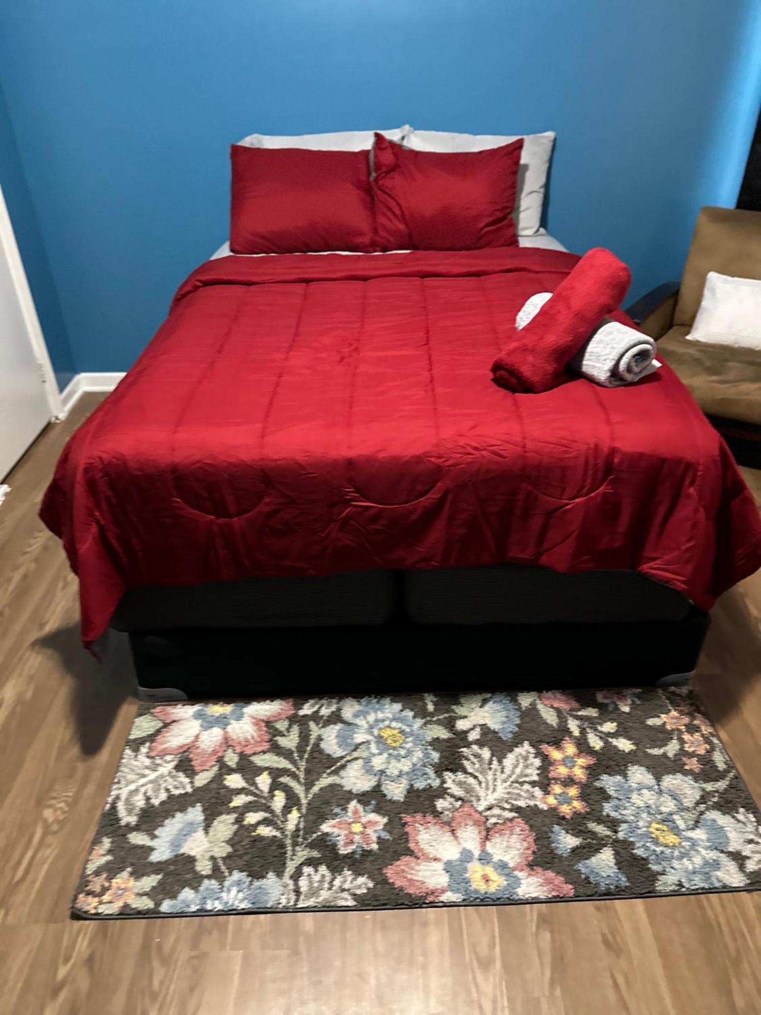Fidelia Garnet Room, Queen Bed Minutes From Newark Liberty International Airport And Newark Penn Station Exteriör bild